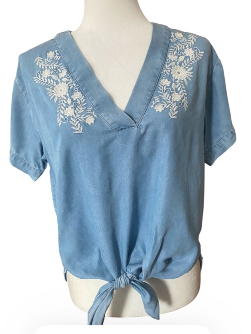 Lucky Brand Floral Embroidered Chambray Tie Front Lyocell Blouse Blue Small